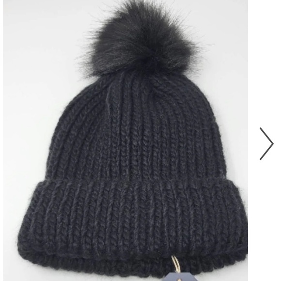 Hat Attack Revolve Bryce Beanie Hat With Removable Pom One Size Acrylic NWT - Picture 4 of 5